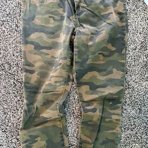 Gap green camo denim jean